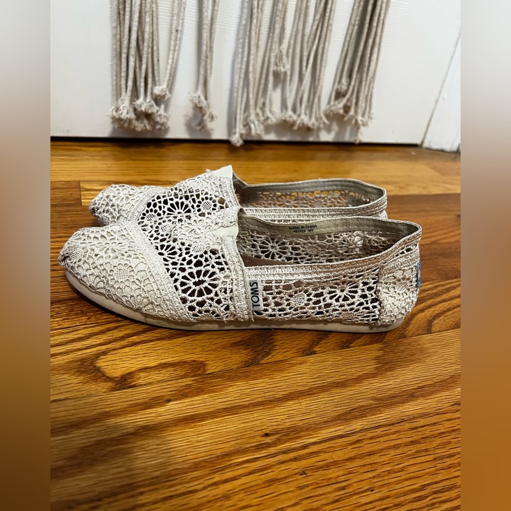 Toms- lace white
